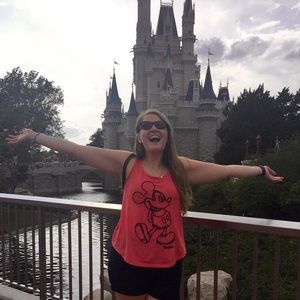 Meet your Posher, Lindsey